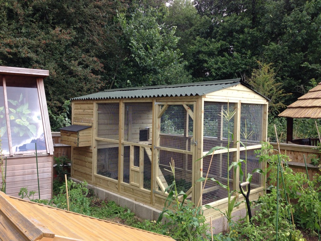 Wells Poultry housing chicken coop and run